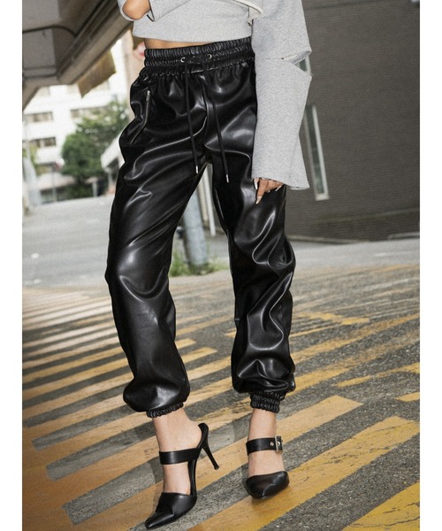 EGOIST（エゴイスト）の「フェイクレザージョガーパンツ（その他パンツ