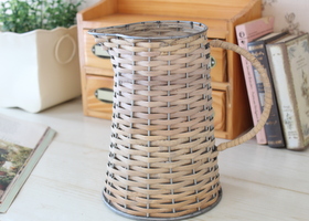 グランシュマン インテリア － フレンチカントリーのバラ柄、レース