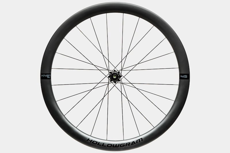 タイヤ幅よりリム幅が広い！エアロ効果を極限まで追求した