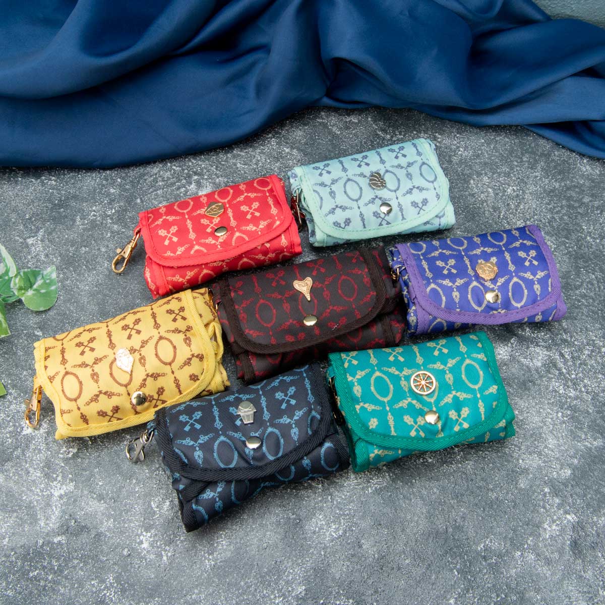 セブン‐イレブン限定の“ツイステ”グッズ！宝島社『ディズニー