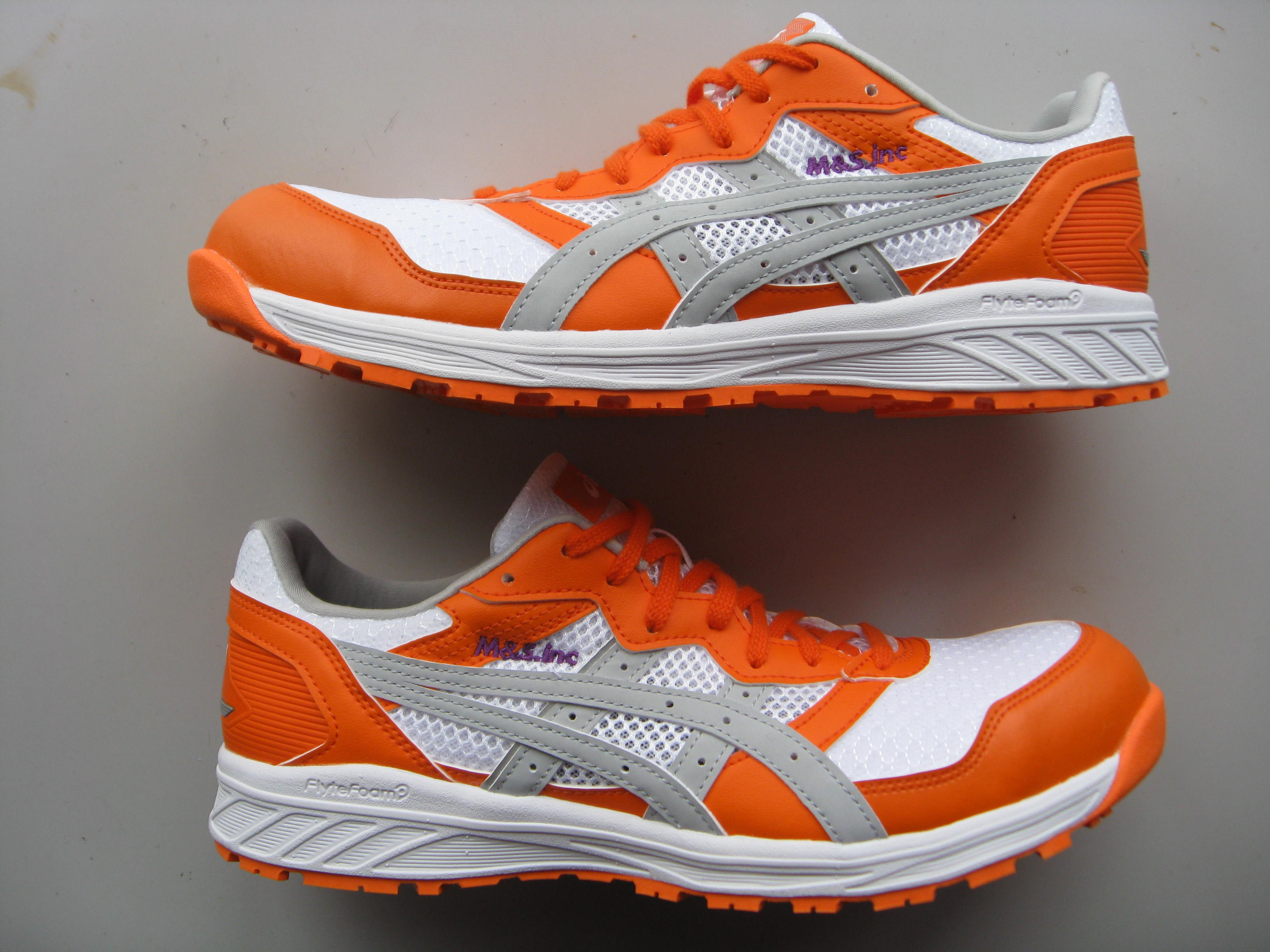 サッカースパイク刺繍|フットサルシューズ刺繍|ランニングシューズ