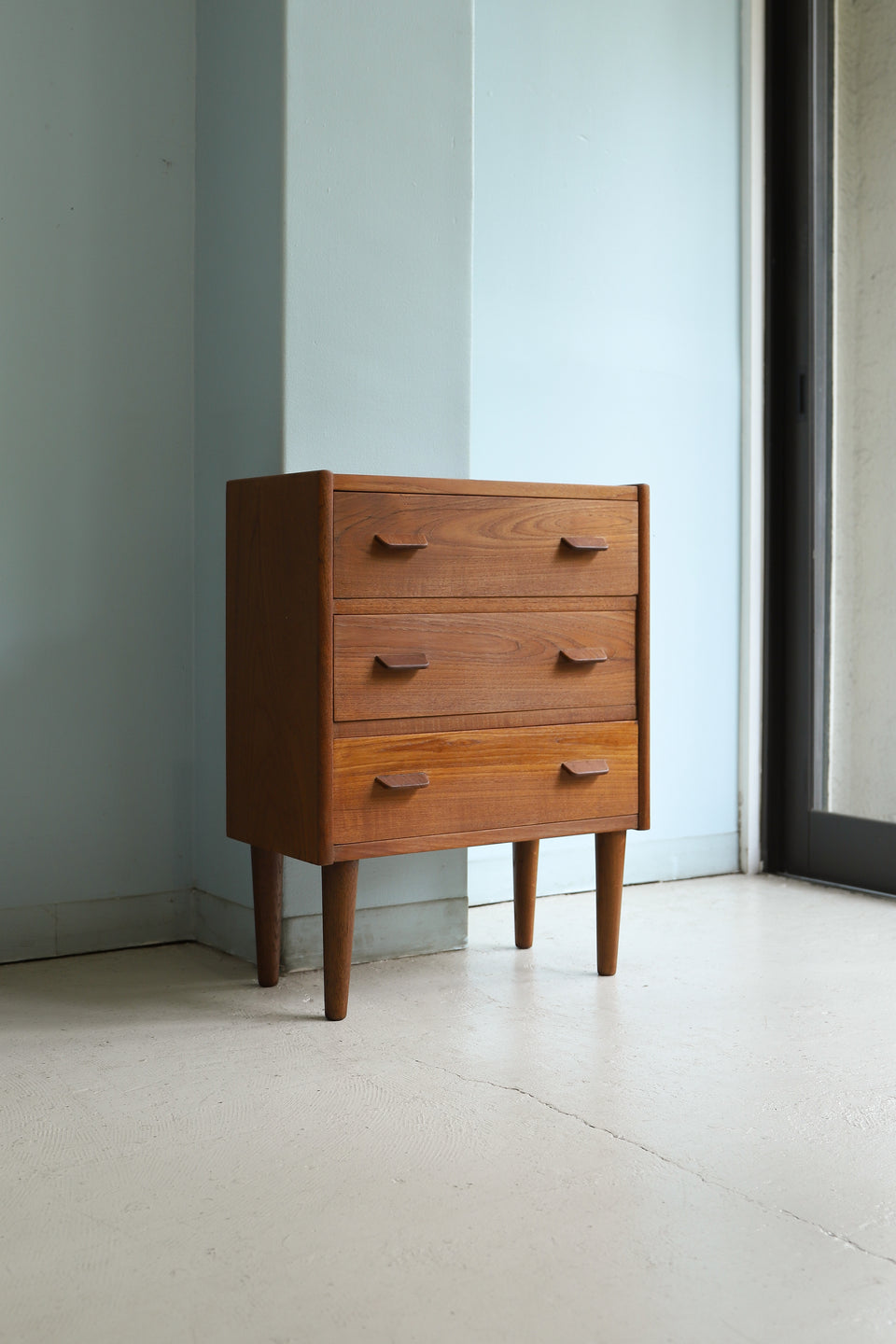 デンマークヴィンテージ 3段スモールチェスト カール・オーガ・スコフ