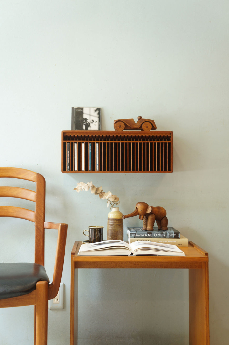ヴィンテージ CDホルダー チーク材/Vintage Teakwood CD Holder
