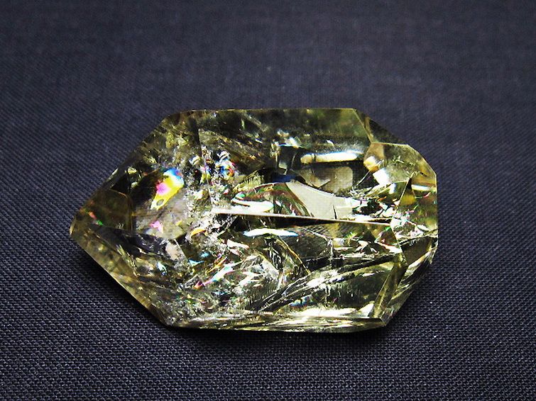 パワーストーン 天然石 虹入り黄水晶(シトリン)原石[T436-3067]