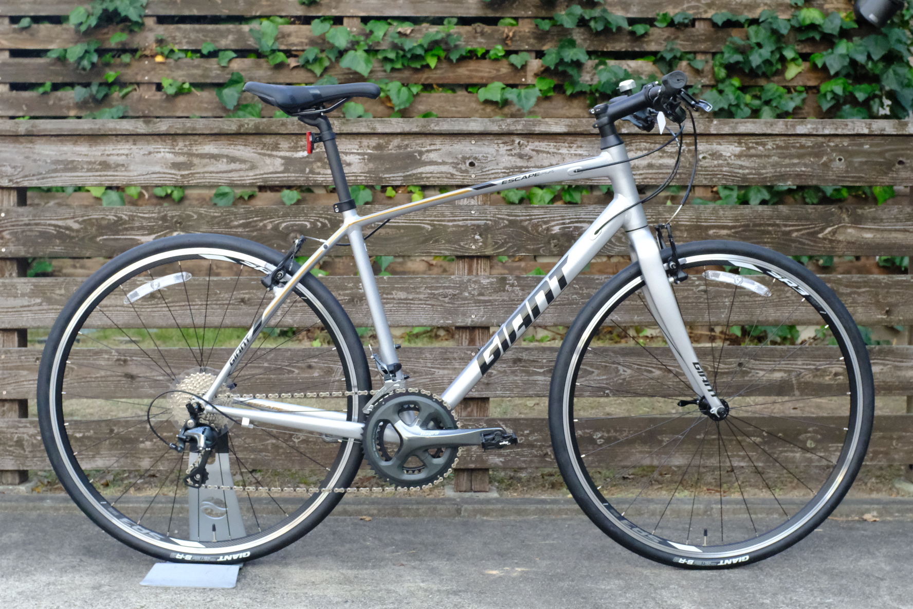 GIANT ジャイアント ESCAPE RX1 2018年 20段クロスバイク 2018年モデル