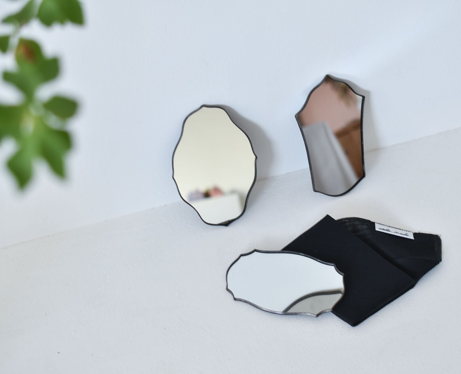 壁鏡と手鏡 / atelier mado｜CATAWARA（カタワラ）