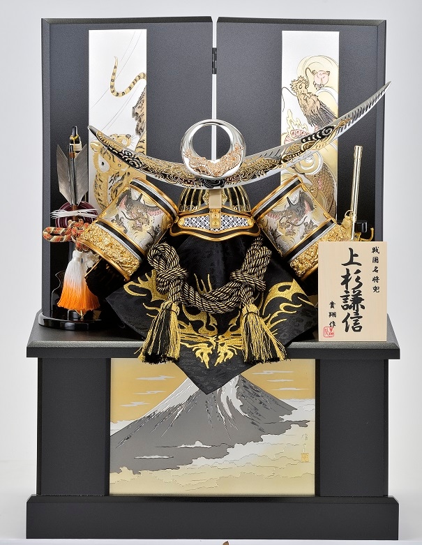 創業明治11年の人形専門店。寿月すみたやの五月人形。上杉謙信公 兜