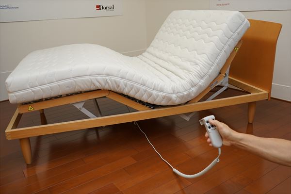 ドルサルのウッドスプリングベッドと天然素材のラテックスマットレスを