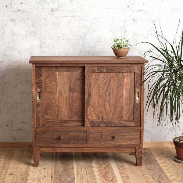 ローキャビネット・木製引き戸