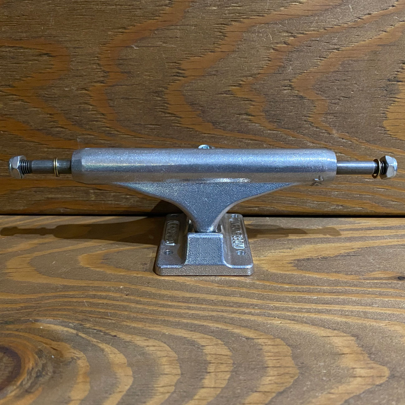 INDEPENDENT STAGE11 POLISHED MID TRUCKS 144/149 | 東京のスケート