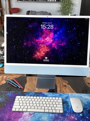 Apple iMac 24-inch, Apple M1 chip with 8-Core CPU and 8-Core GPU