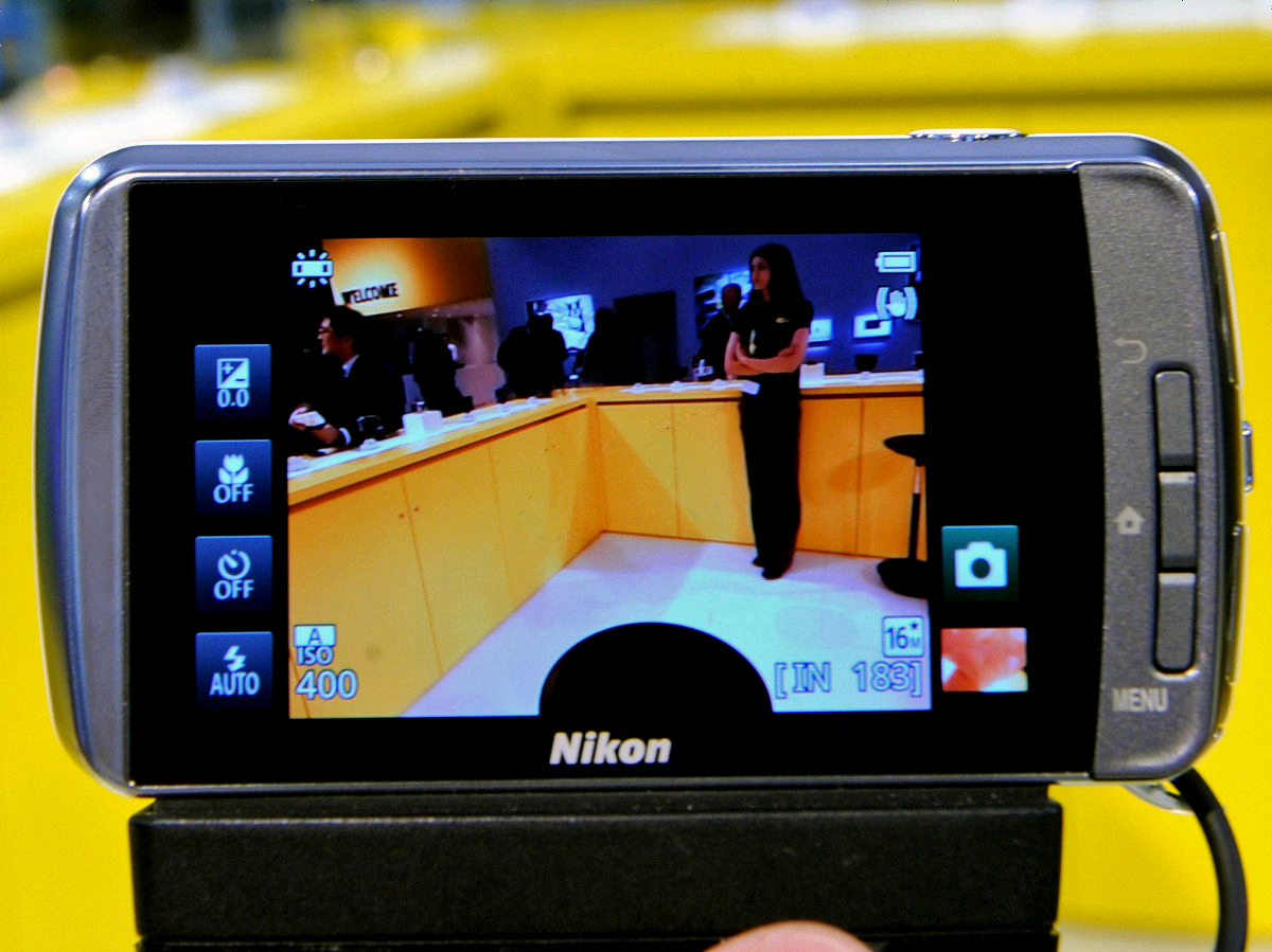 ニコンのAndroid搭載カメラ「COOLPIX S800c」実機フォト&ムービー