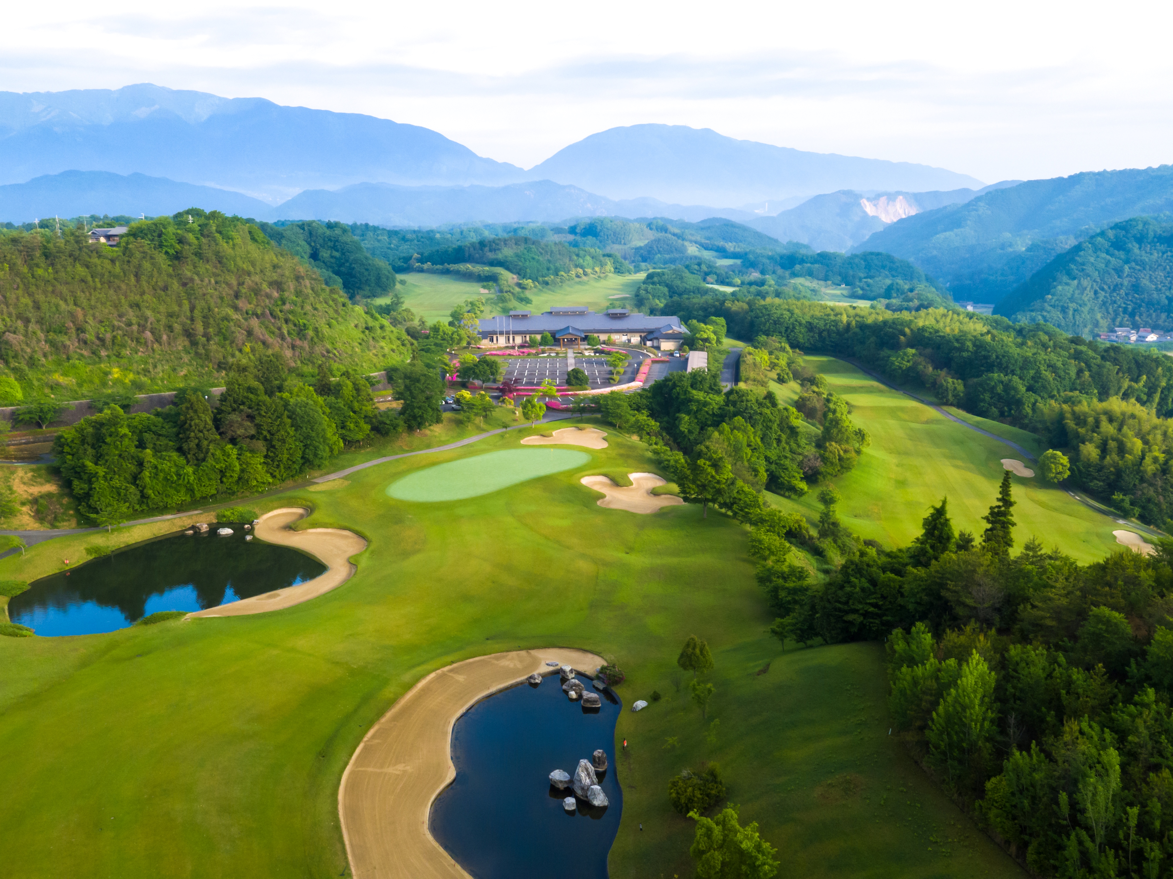 花吉野カンツリー倶楽部を予約する｜GDOゴルフ場予約