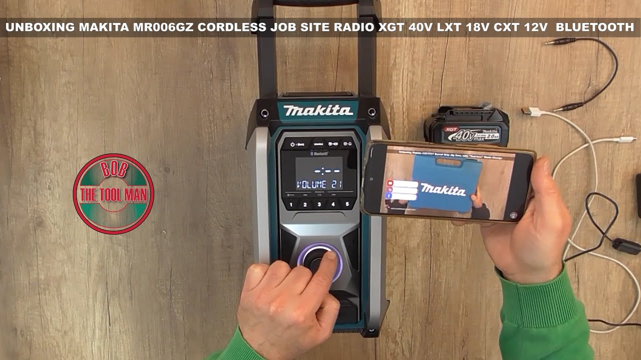 Unboxing Makita MR006GZ Cordless Job Site Radio XGT 40V LXT 18V