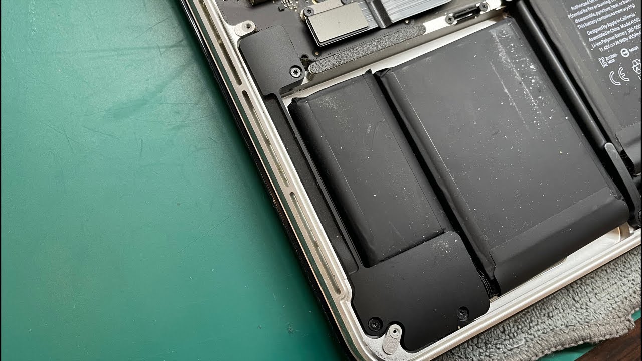 MacBook Pro 2015 13 スピーカー音割れ交換修理 - YouTube