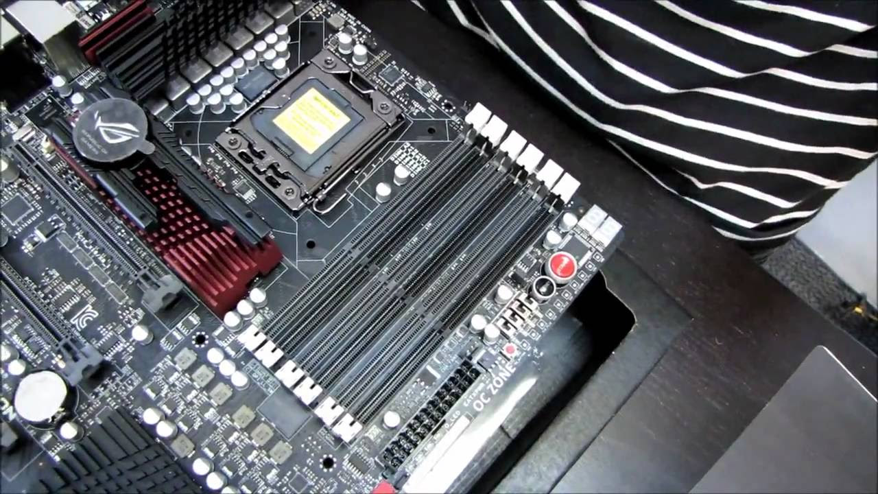Rampage III Extreme 24GB RAM Core i7 980X SUCCESS!! Linus Tech
