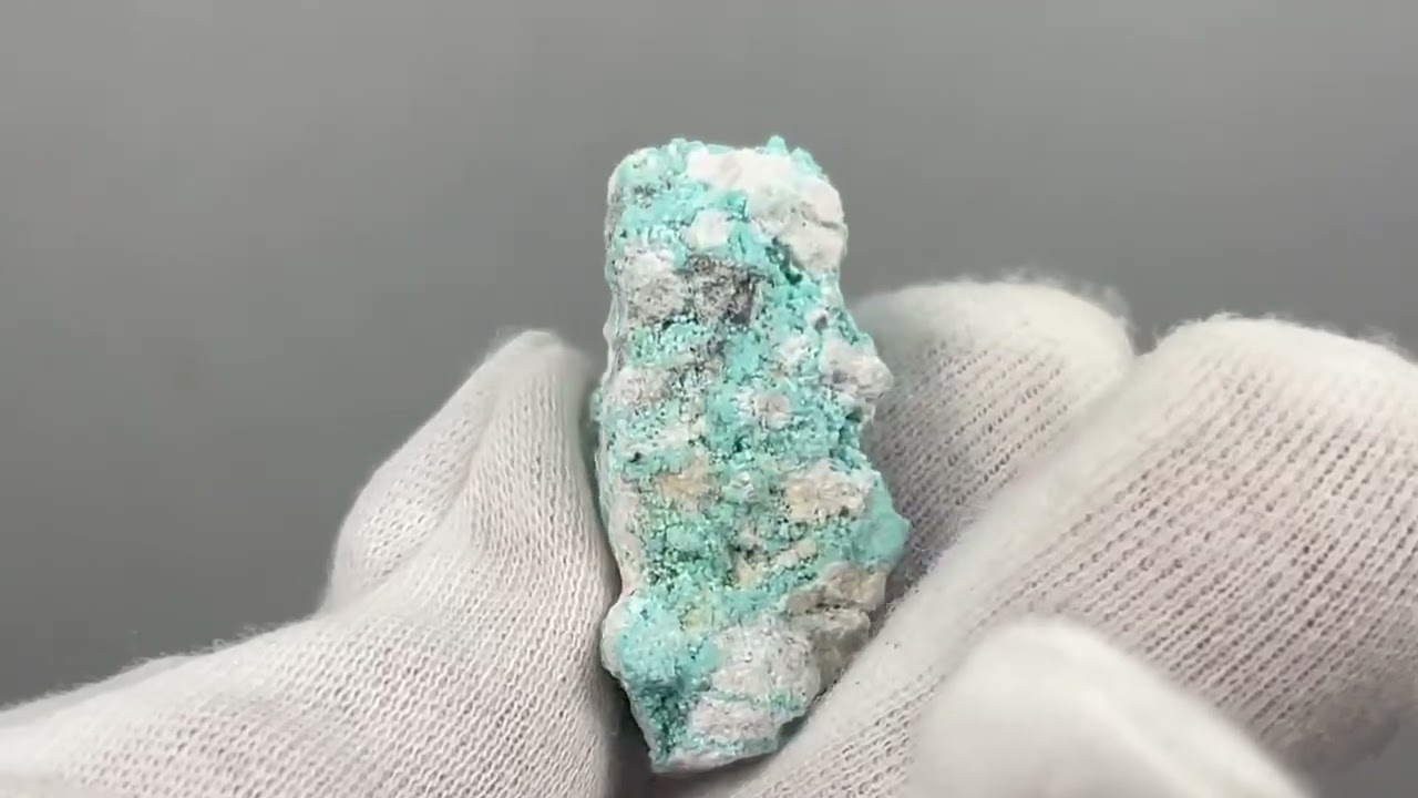 イラン産ターコイズ原石（天然トルコ石/含浸無し） 13.1g