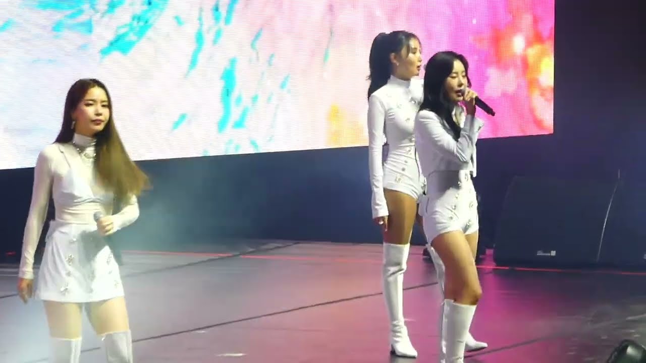 K-pop quartet Mamamoo makes Bay Area debut at Oakland Arena | REVIEW