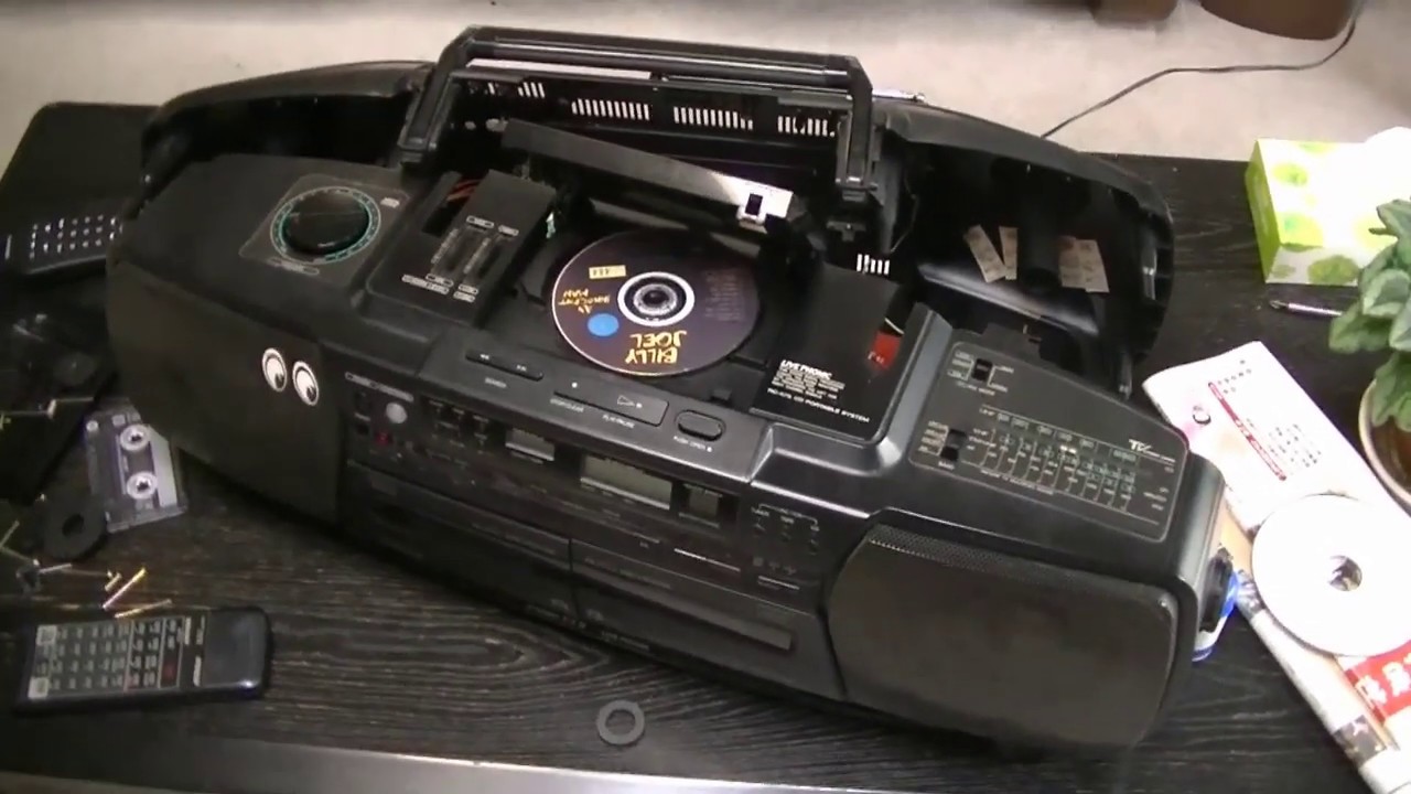 VictorバブルラジカセRC-X75修理難航中です - YouTube