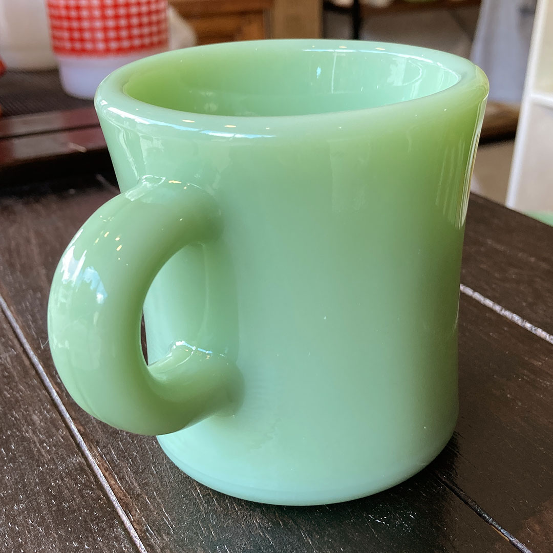 レア品！Fire-kingホワイトのヘビーマグとエキストラヘビーカップ