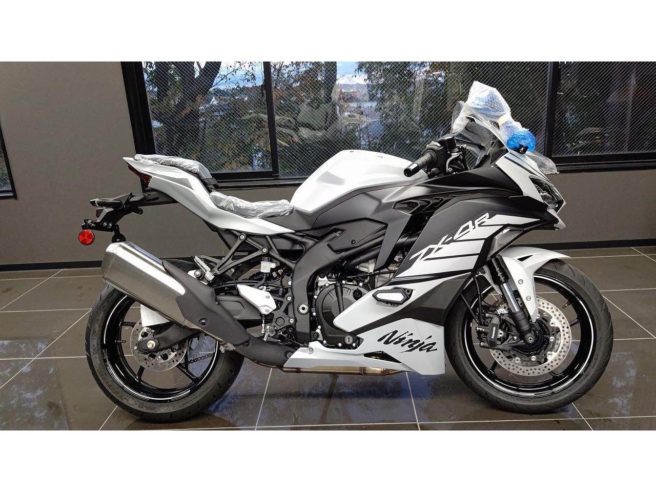 Ninja ZX-4R SE/RR KRT EDITION | BDSバイクセンサー