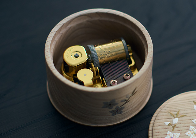 桃花手箱のオルゴール うれしいひなまつり【順次発送予定】｜家を装う