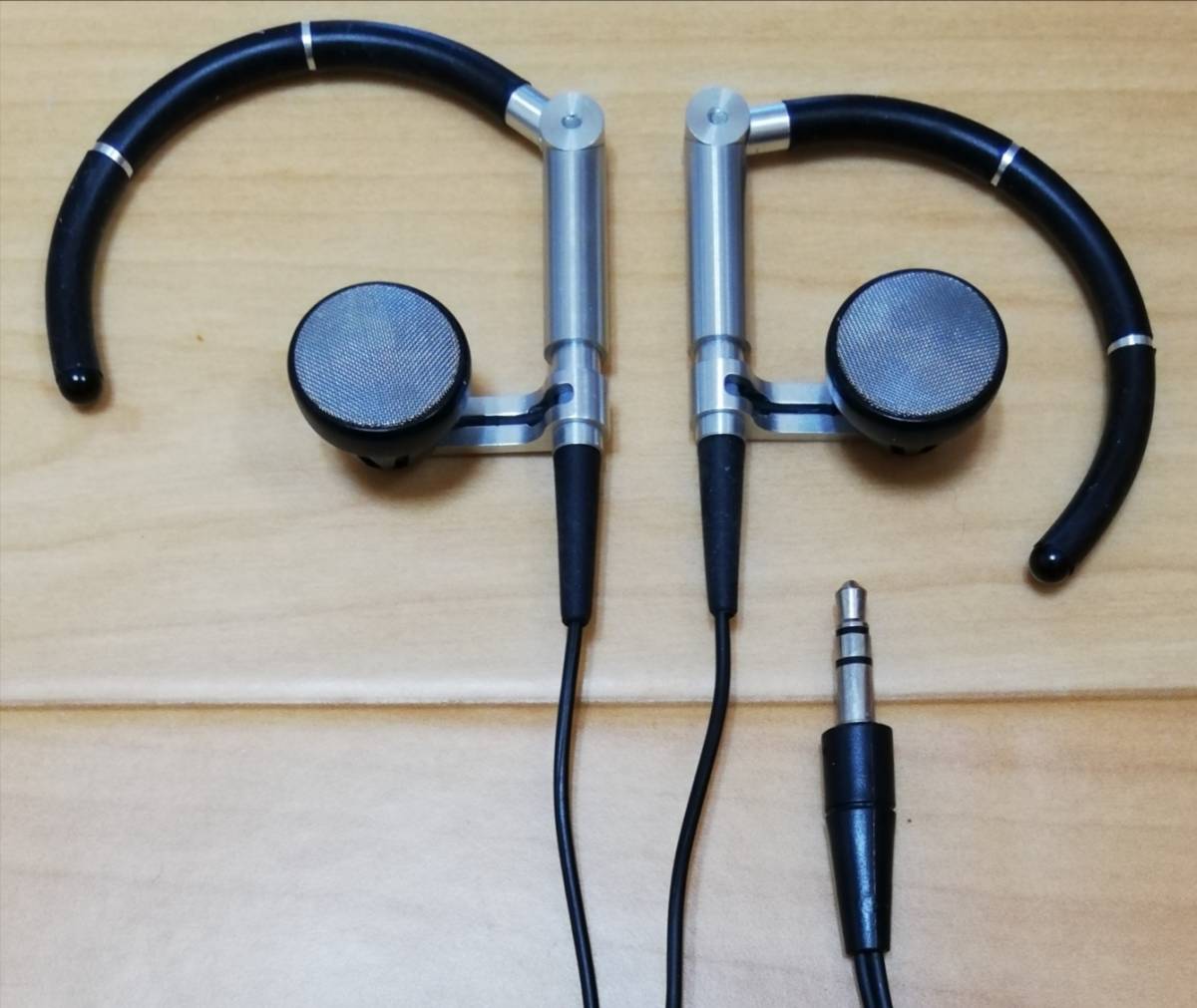 Bang & Olufsen A8 イエロー 有線イヤホン 未使用 名品】B&O A8 有線