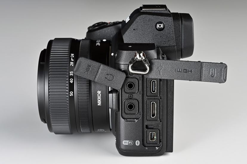 SDダブルスロット仕様の“Z”が出た！ ニコン「Z 5」実機速報レポート