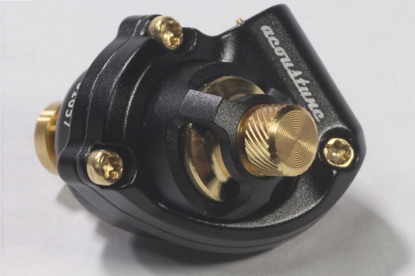 マニアからも一目置かれるAcoustuneの最新イヤホン「HS1697TI