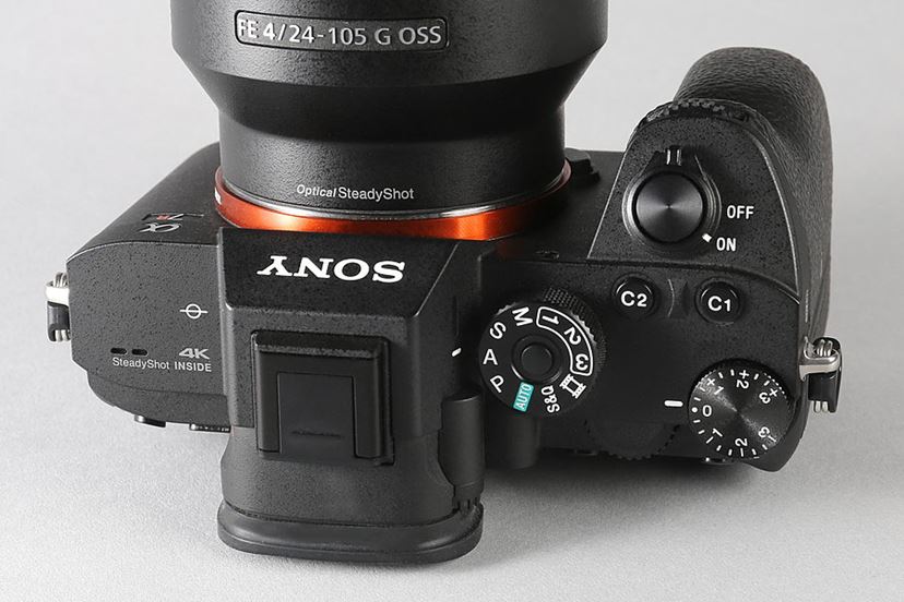 話題の高画素ミラーレス、ソニー「α7R III」の満足点と不満点 - 価格