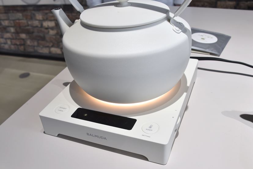 1度単位で調整可！ 湯沸かしさえ優雅に変えるバルミューダの新・電気