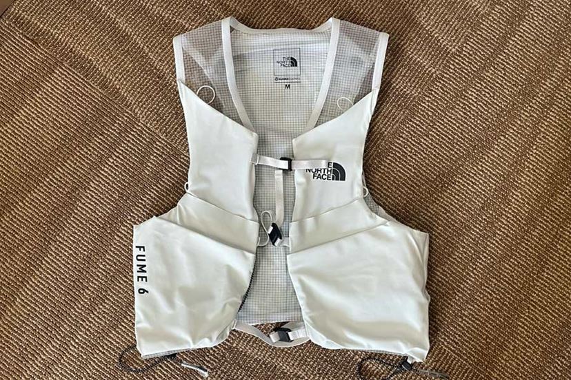 めちゃ軽なのに容量十分！ “ノース”の爆売れランニングベストで夏も