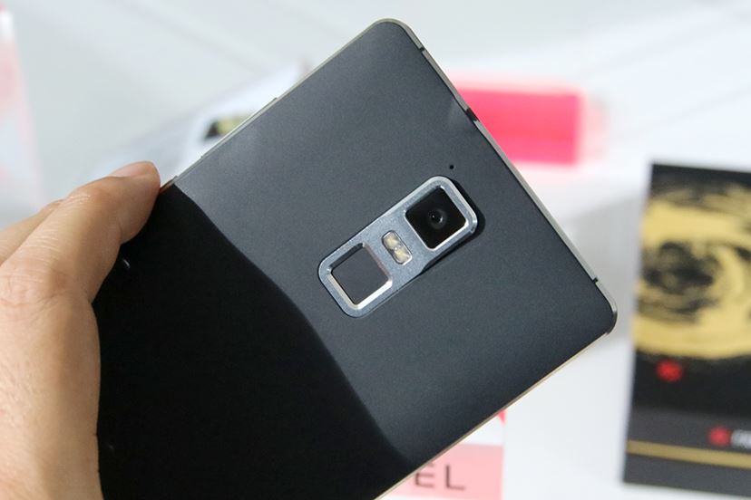 FREETEL、約4万円のハイスペックスマホ「SAMURAI極」を11月発売！ 8