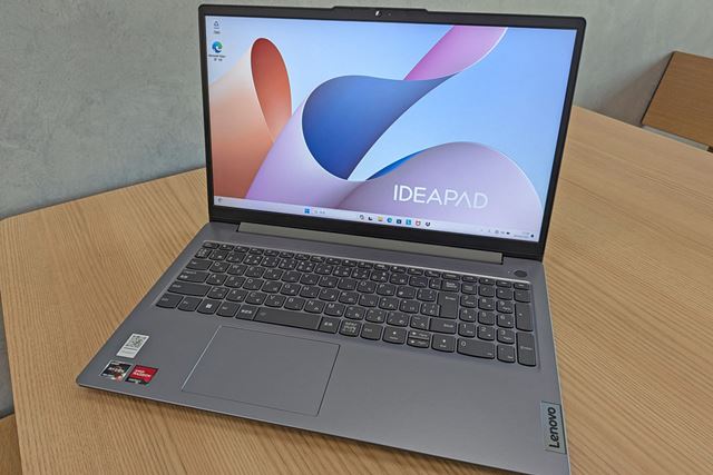 Lenovo IdeaPad Slim 3 Gen 8 AMD Ryzen 5 7530U・16GBメモリー・512GB