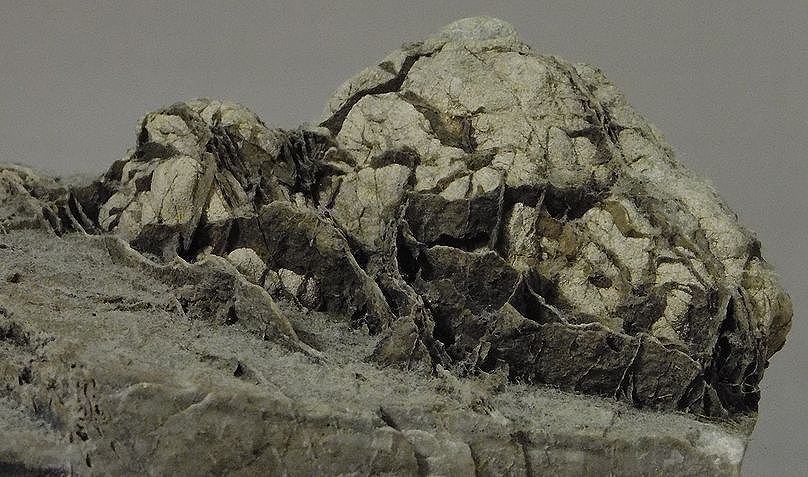 緋山酔恭「山水石美術館」 日本の美がここにある！！ 糸掛石・糸巻石