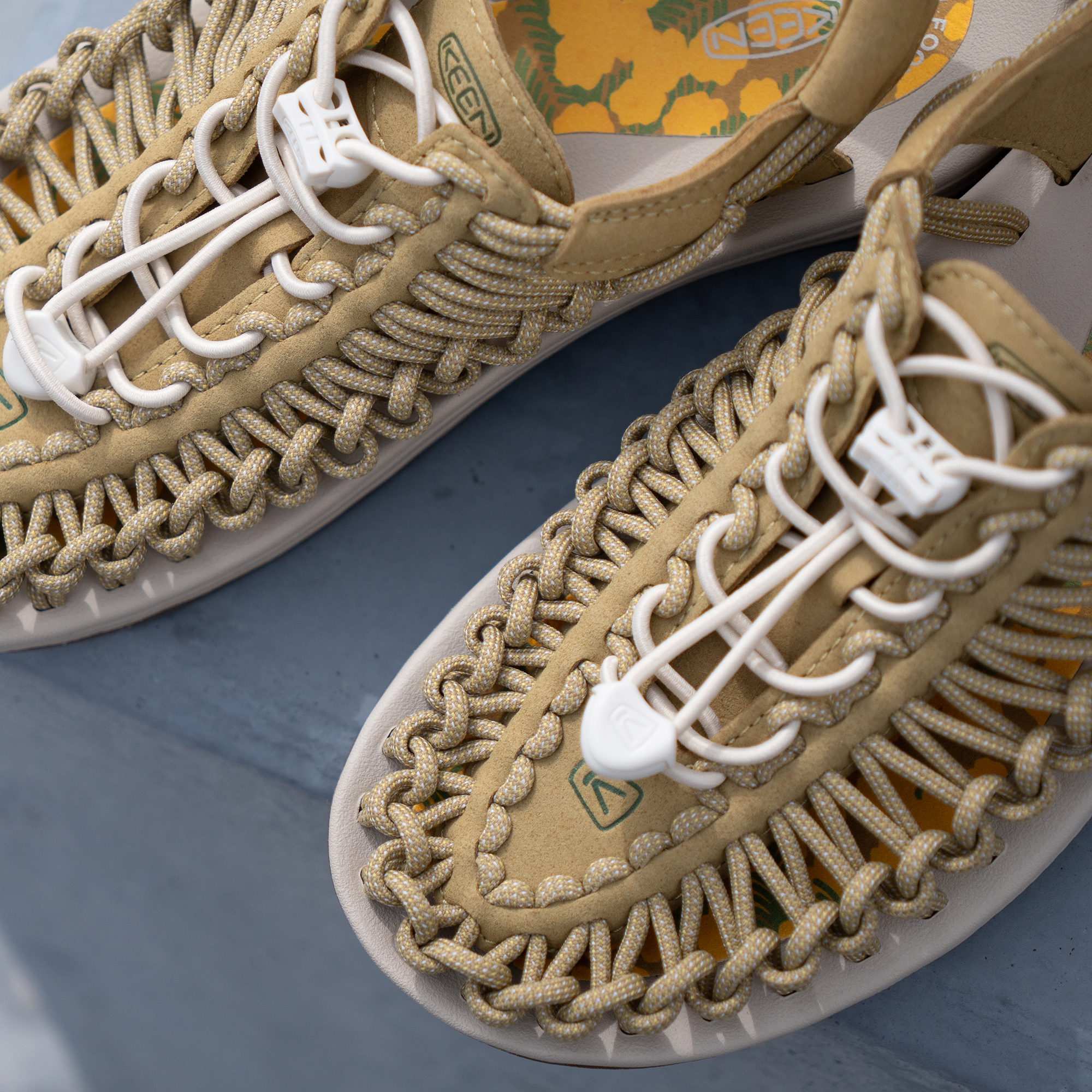 KEEN キーン WOMENS UNEEK ウィメンズ ユニーク 1028868 ミモザ2