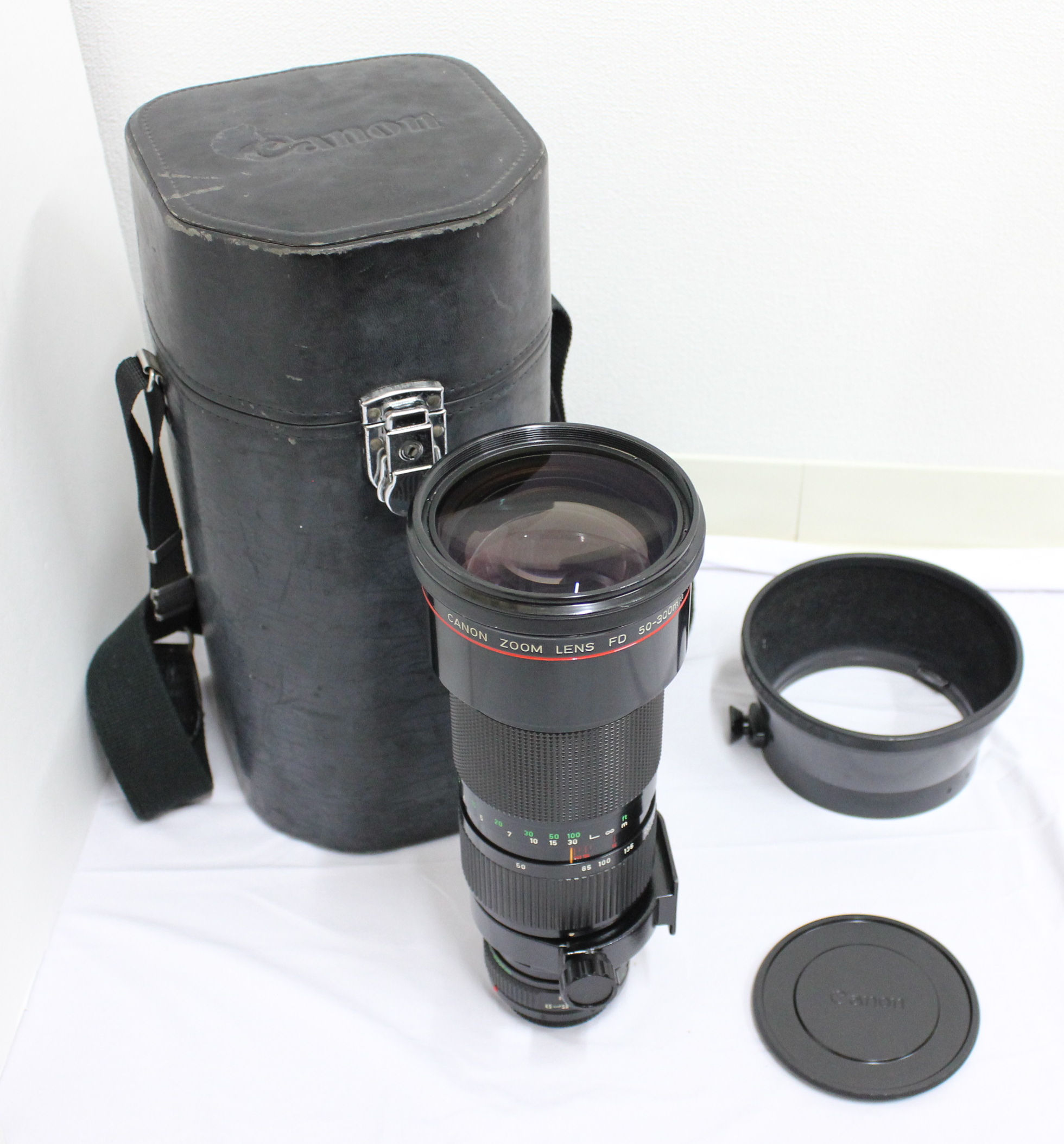 Canon NEW FD 50-300mm F4.5 L Lens with Hood and Case from Japan