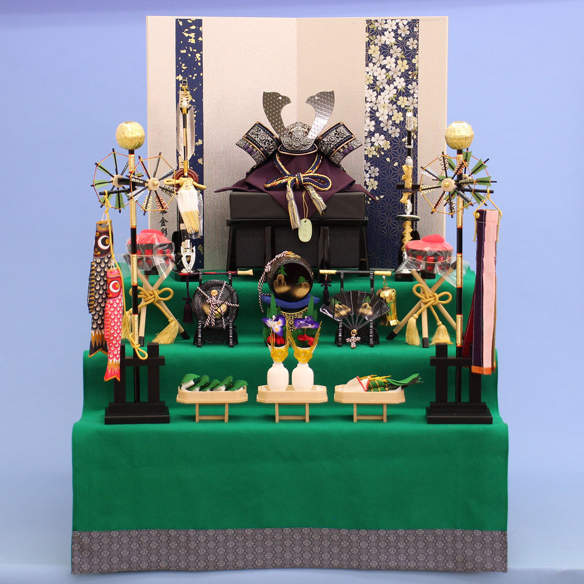 五月人形 兜飾り 幅 60㎝ 8号ブロンズ兜 小型 三段飾り – 寿鳳人形の東芸