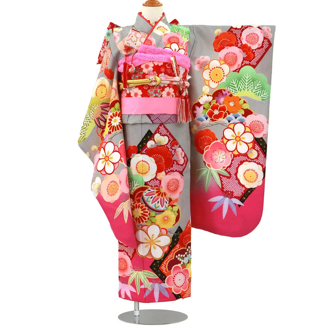 グレーとピンクの地に鞠と梅の着物／七五三・七歳女の子 | 宅配着物