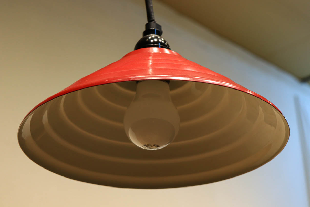 レトロ感溢れる赤い円錐形の電笠 DC4352 – 古福庵 [ KOFUKUAN