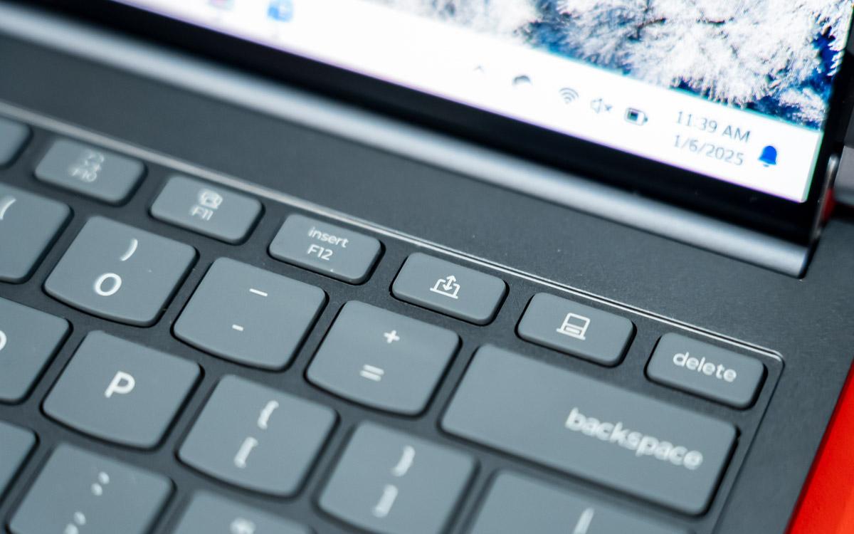 レノボ「画面が伸びるノートPC」を製品化。CES 2025で新型PCを複数発表