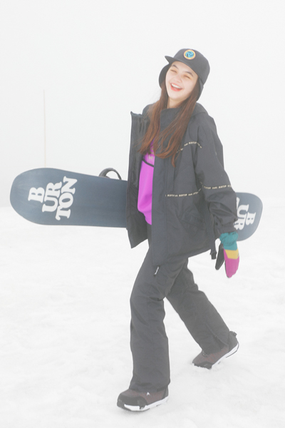 X-girl x Burtonコラボコレクションのルックを公開！