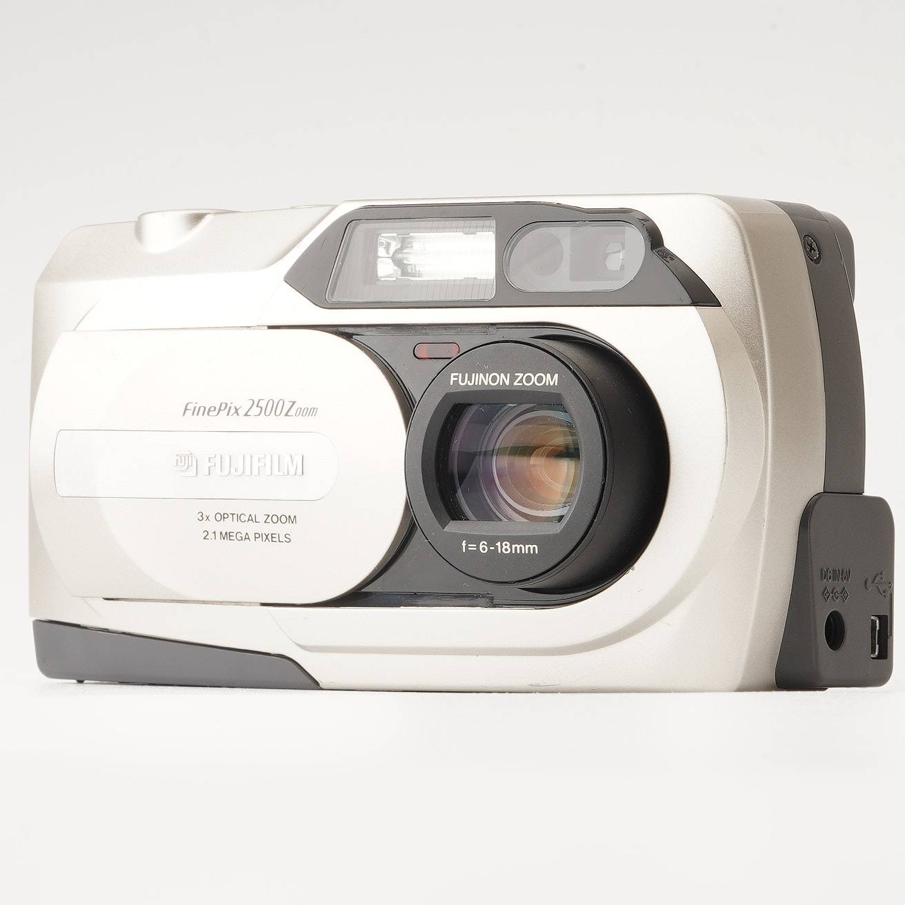 フジ Fujifilm FINEPIX 2500 Zoom コンパクトデジタルカメラ / FUJINON