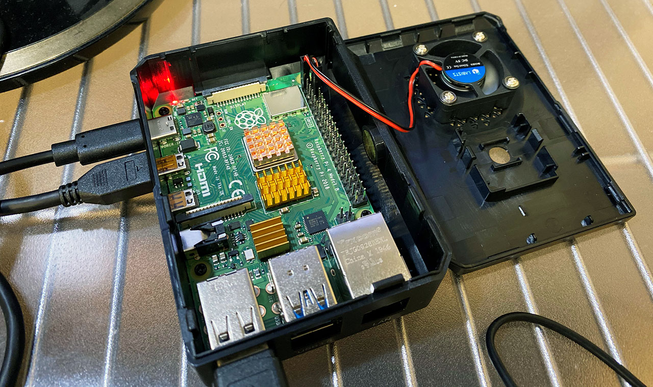 Raspberry Pi 4 Model B 4GB RAM の Labists スターターキットを買って