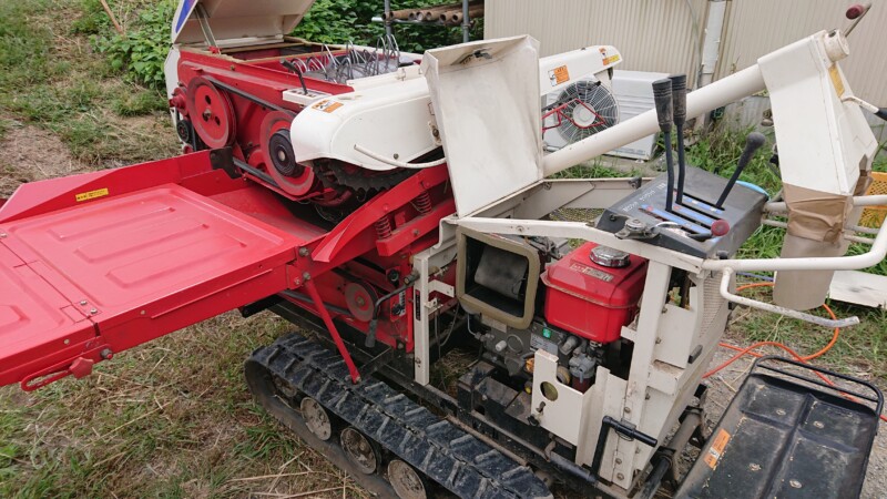 ハーベスター（自走式脱穀機）使用後分解掃除点検整備 2023年10月8日