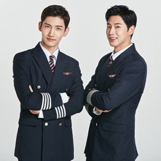 チャンミンとユノで「東方神起」完全体! チェジュ航空でチャンミン