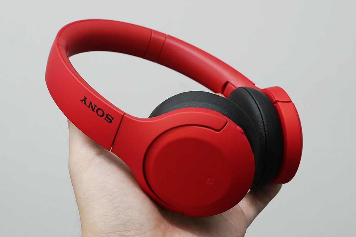 約2万円からのソニーh.earヘッドホン2機種 - ハウジングに触れて操作