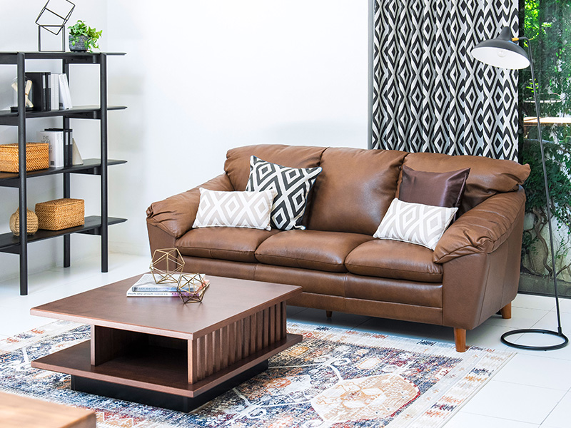 ソファは2人掛けと3人掛けのどっちを選ぶべき？｜サイズや選び方を解説