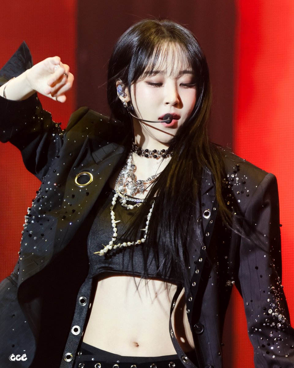 예뻐…..🫠 20251122 Moon Byul CONCERT TOUR [MUSEUM: village of