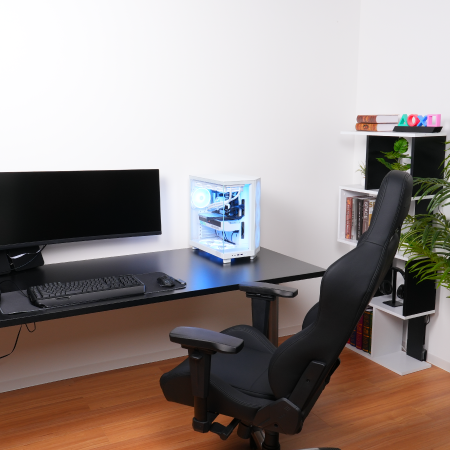 ゲーミングPC ZEFT Ryzen 7 9800X3D/RX 9070XT/32GBメモリ/M.2 SSD 1+